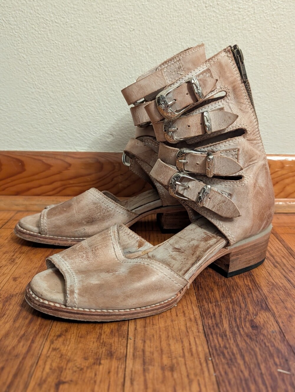 Freebird Blush Cream Pilar Ankle Buckle Open Toe Sandals RARE - Picture 2 of 9